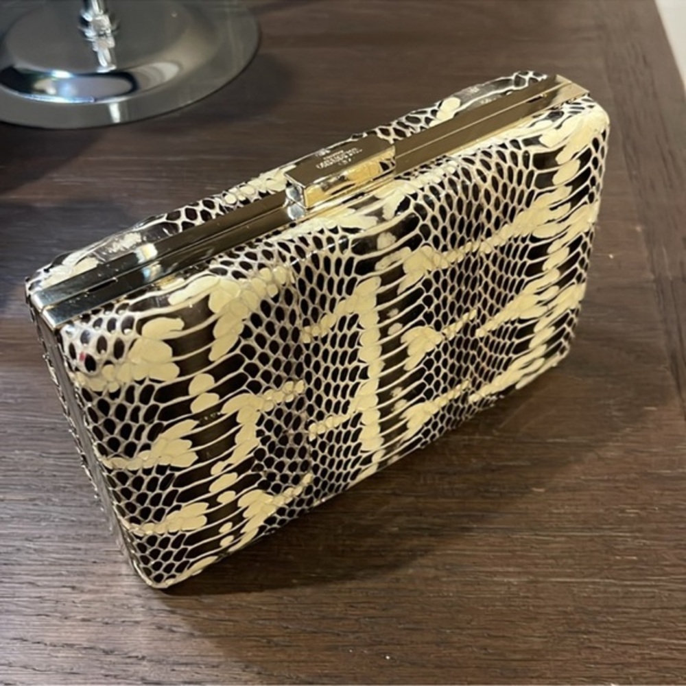 NWT Valentino Garavani Snakeskin convertible Clutch
